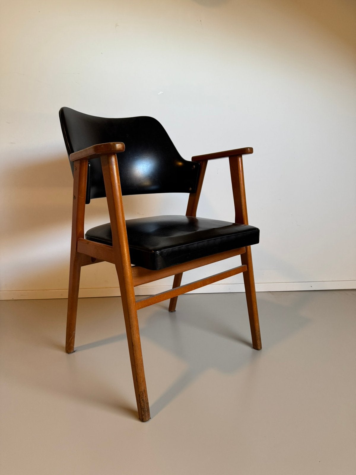 Vintage pastoe kees braakman stoel 1 stuk, Huis en Inrichting, Stoelen, Ophalen, Gebruikt, Zwart, Eén