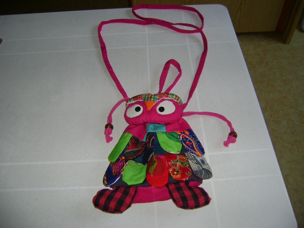 bont gekleurd kindertasje van insekt met pootjes 21hx18br, Ophalen of Verzenden, Zo goed als nieuw