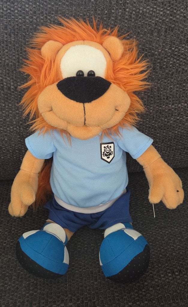 Loeki knuffel voetbal voetballer collectors item WK, Ophalen of Verzenden, Zo goed als nieuw, Overige binnenlandse clubs, Overige typen