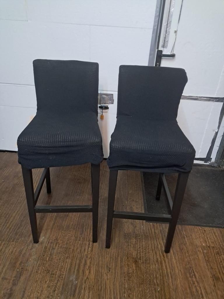 Set van 2 zwarte barkrukken met hoezen, Ophalen, Gebruikt, Met voetsteun, 60 tot 90 cm