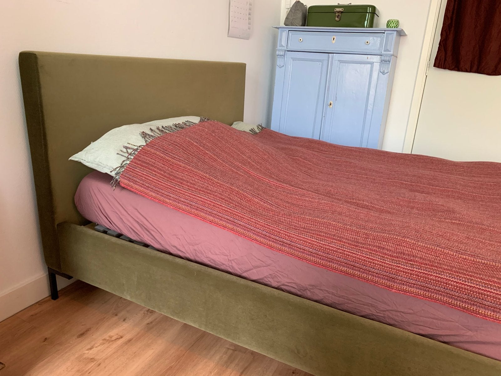 Tweepersoonsbed groen fluweel 140x200 cm, Huis en Inrichting, Slaapkamer | Bedden, Ophalen, Gebruikt, Tweepersoons, 140 cm