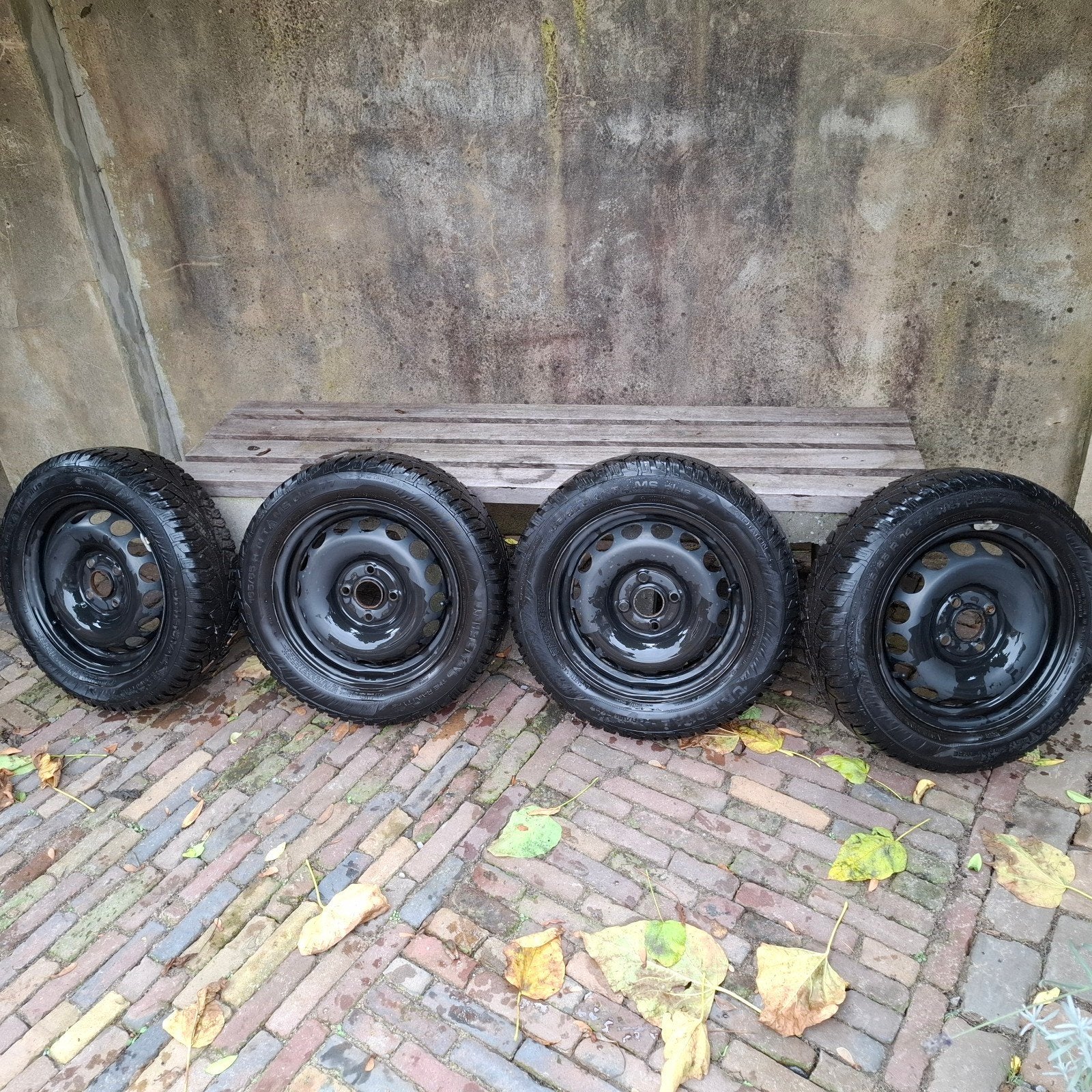 Winterbanden met stalen velgen 165/65 R14, Auto-onderdelen, Ophalen, 14 inch, Gebruikt, Banden en Velgen