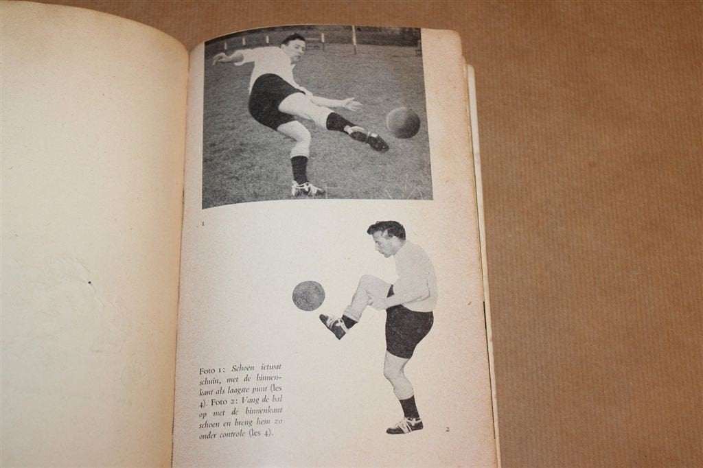 Honderd Goals — Abe Lenstra, Voetballessen 1958, Ophalen of Verzenden, Gelezen, Watersport en Hengelsport