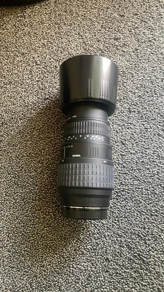 Sigma 70-300mm DL Macro Super Lens - Prima Staat, Audio, Tv en Foto, Fotografie | Lenzen en Objectieven, Ophalen of Verzenden