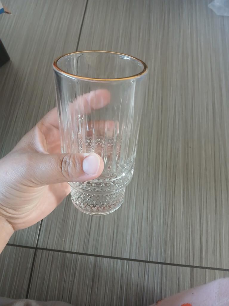 Set van 6 nieuwe glazen met gouden rand, Ophalen