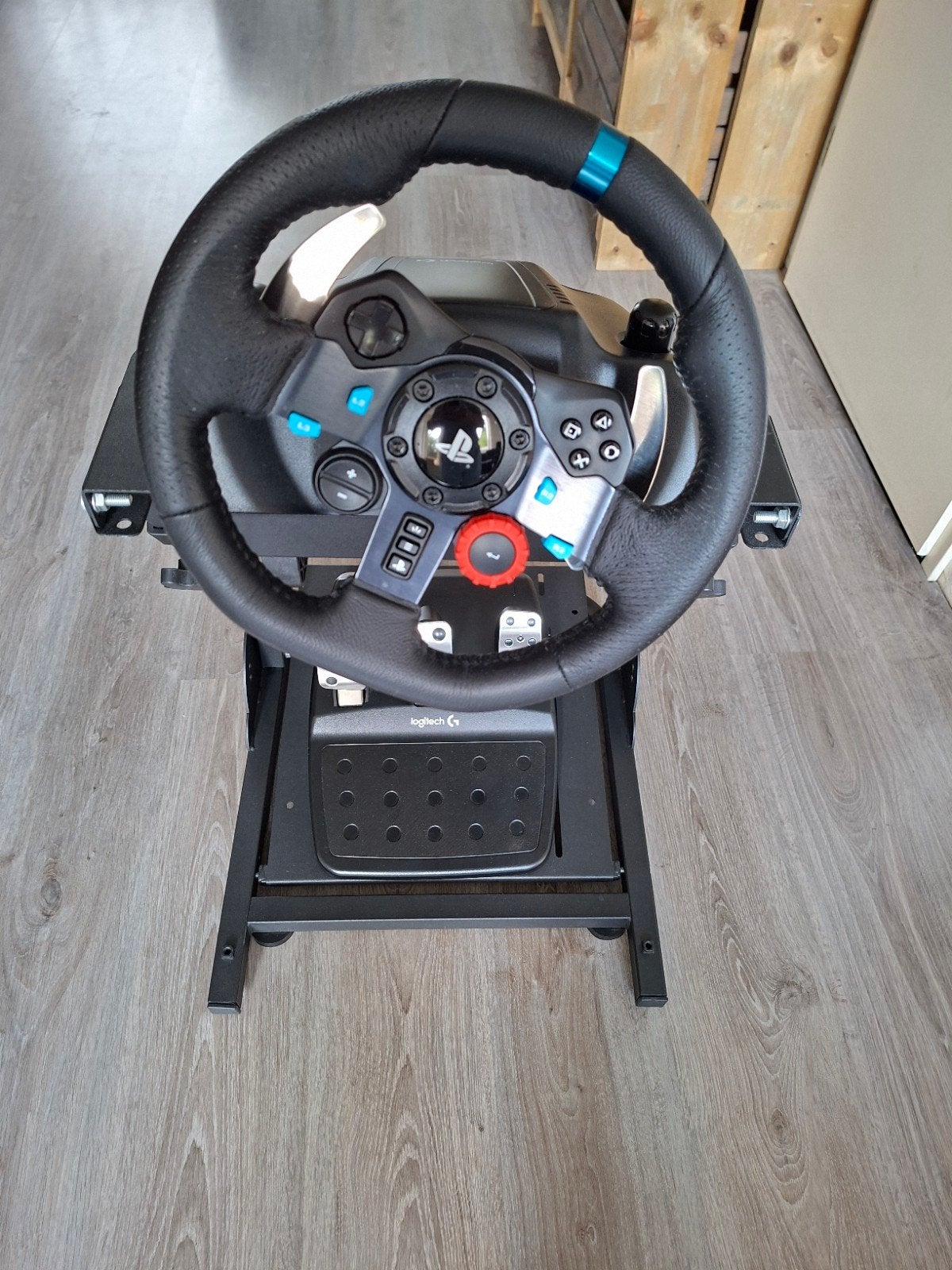 Logitech G29 Driving Force Racing Wheel met standaard, Spelcomputers en Games, Ophalen, Overige merken, Zo goed als nieuw