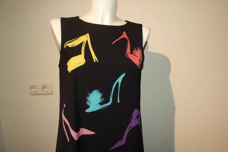 Boutique Moschino pracht jurk schoen print in kleuren D38, Maat 38/40 (M), Zo goed als nieuw, Knielengte, Boutique Moschino