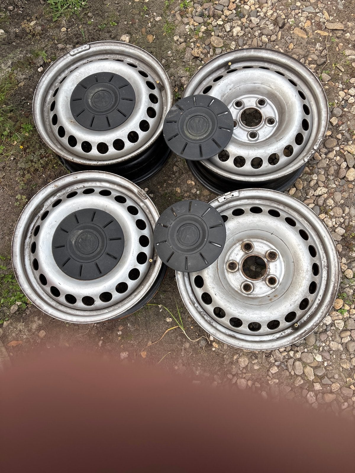 Set van 4 stalen velgen met naafdoppen 16 inch VW bus, Ophalen of Verzenden, Gebruikt