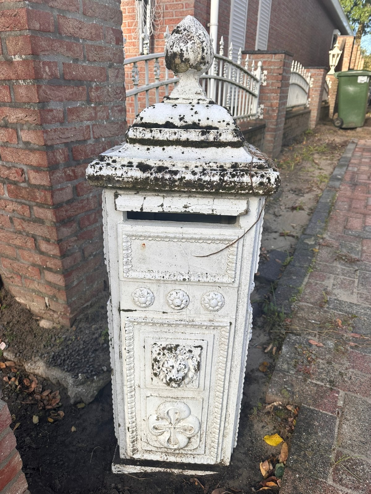 Betonnen brievenbus, Ophalen, Gebruikt, Beton, Staande brievenbus