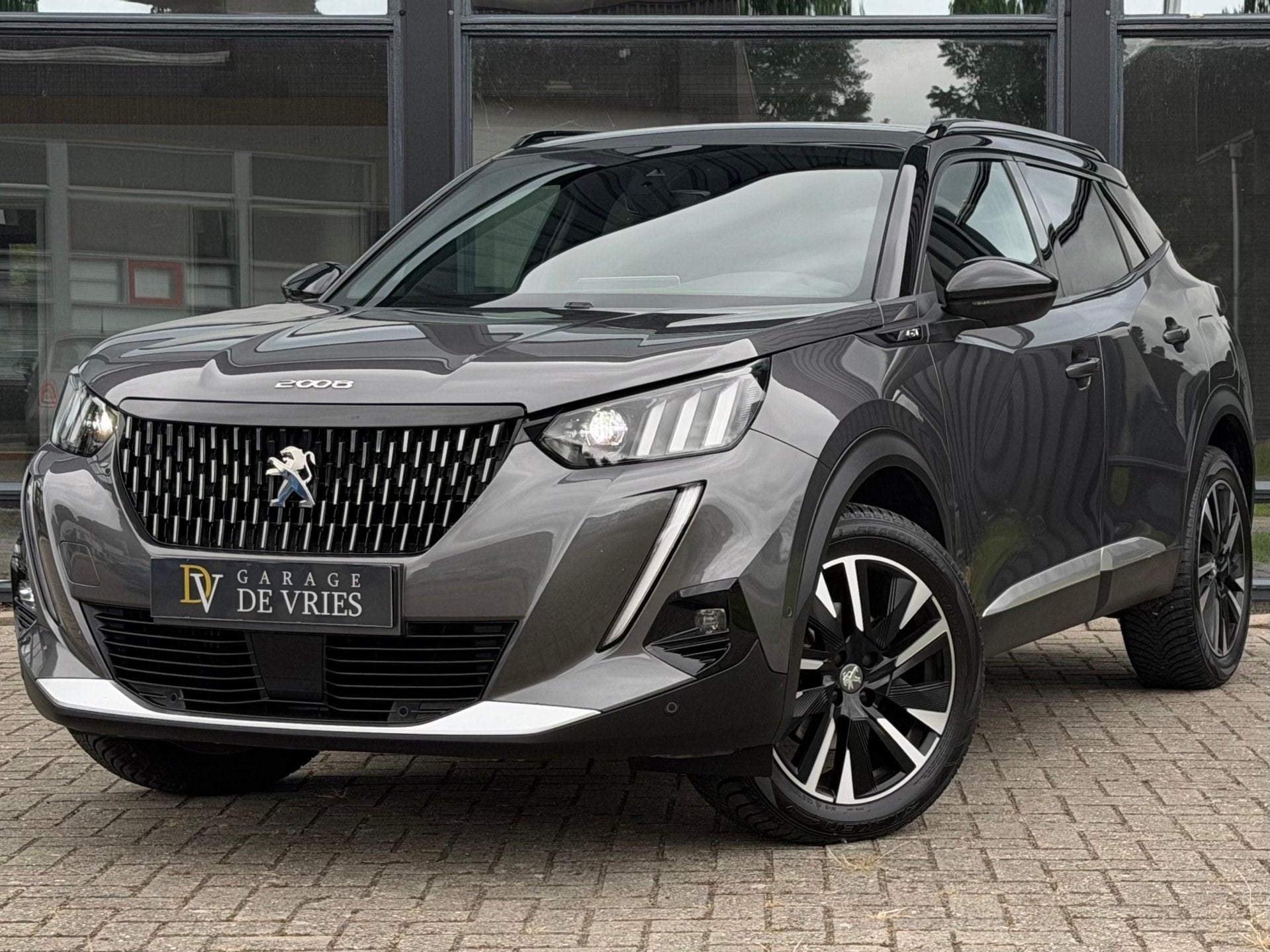 Peugeot 2008 1.2 PureTech GT Aut Full Option ACC Leder Camer, Dealer onderhouden, Gebruikt, Zwart, Origineel Nederlands