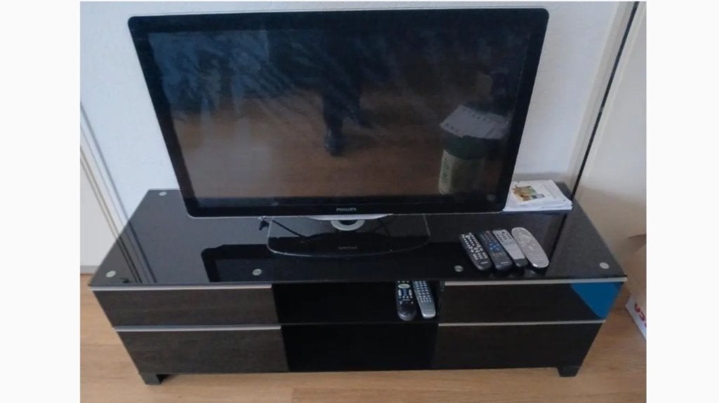Gratis 10-10-2026 ophalen. Zwart tv / dvd / audio meubel., Huis en Inrichting, Ophalen, 100 tot 150 cm, Zo goed als nieuw, Modern strak tijdloos