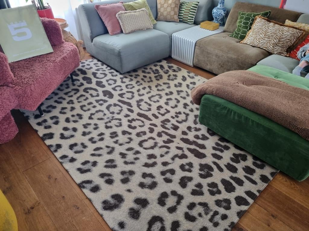 Out of Africa - Vloerkleed in panterprint by Fred van Leer, Ophalen, Zo goed als nieuw, Rechthoekig, 200 cm of meer