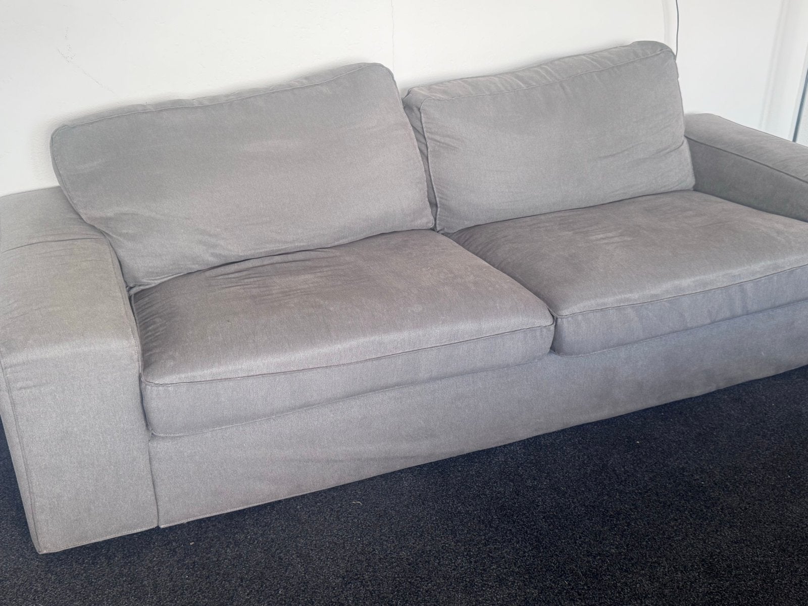 Grijze 2-zitsbank, bijna gratis, Ophalen, 150 tot 200 cm, Tweepersoons, 75 tot 100 cm