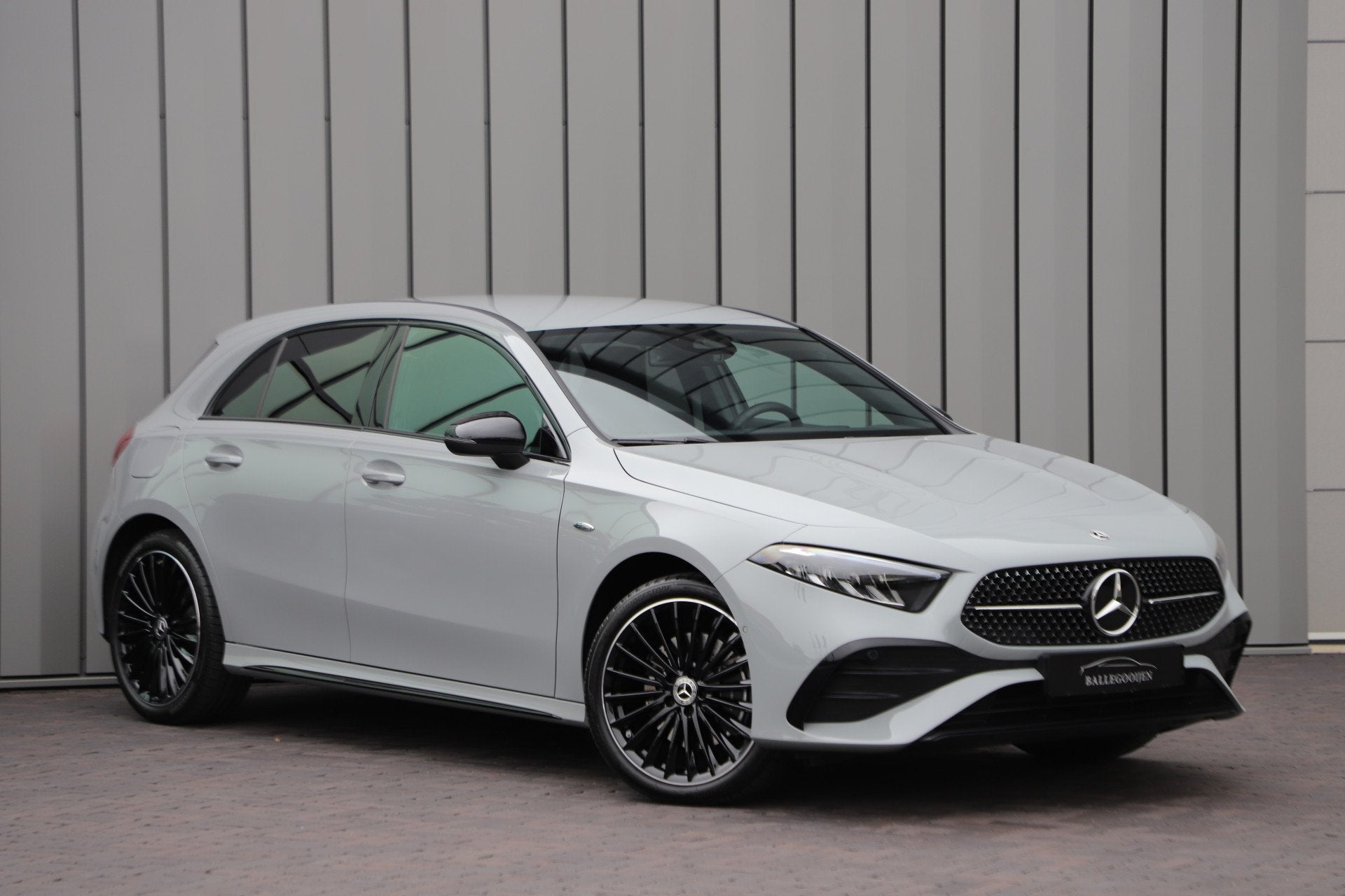 Mercedes-Benz A-Klasse 250e AMG | 218PK | Sfeerverlichting |, Auto's, Mercedes-Benz, 12 maanden, Gebruikt, 4 cilinders, Bedrijf