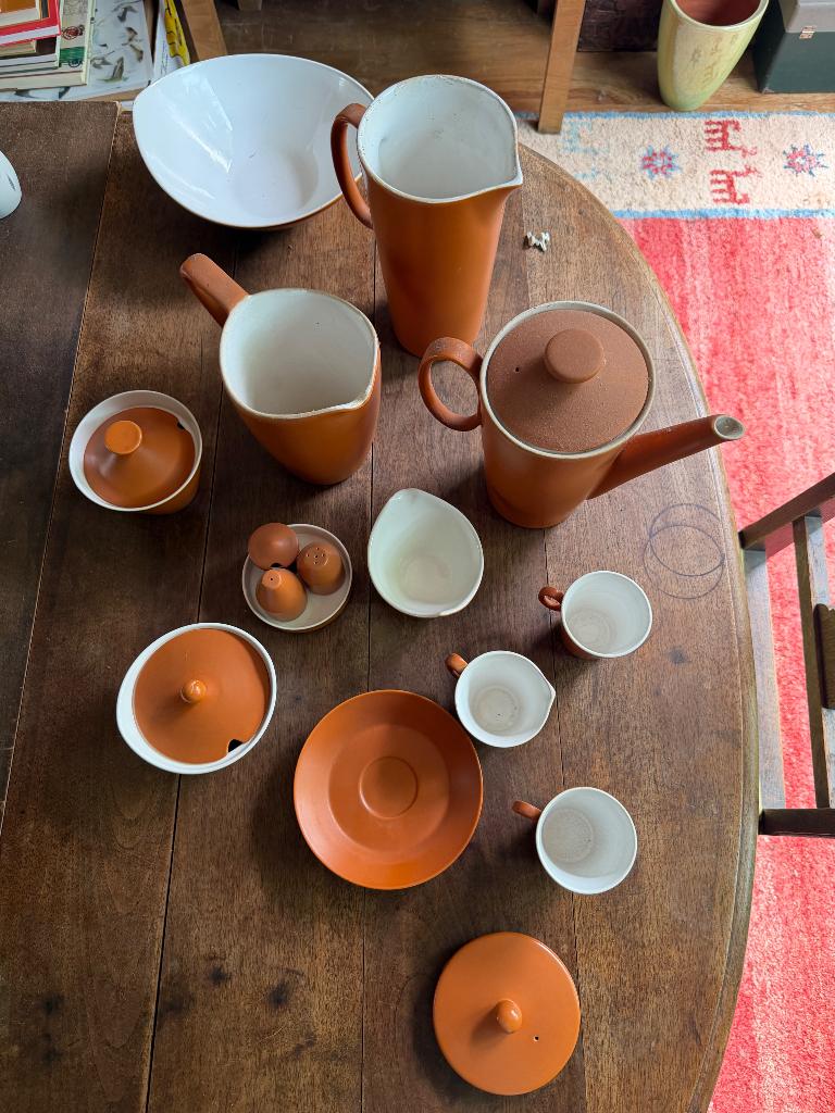 Regina servies, Ophalen