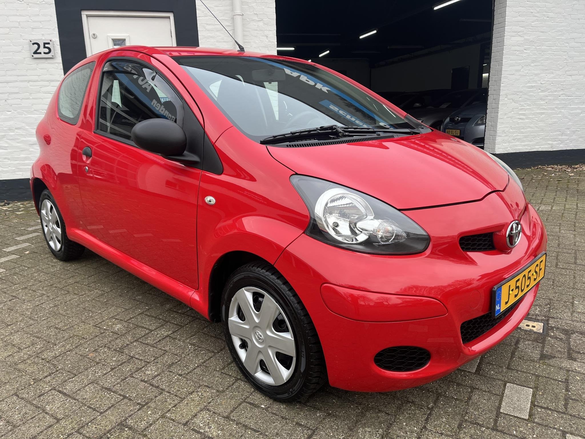 Toyota Aygo 1.0-12V Access /All season banden/Nieuwe apk bij, Auto's, Toyota, Voorwielaandrijving, Euro 5, Stof, Gebruikt
