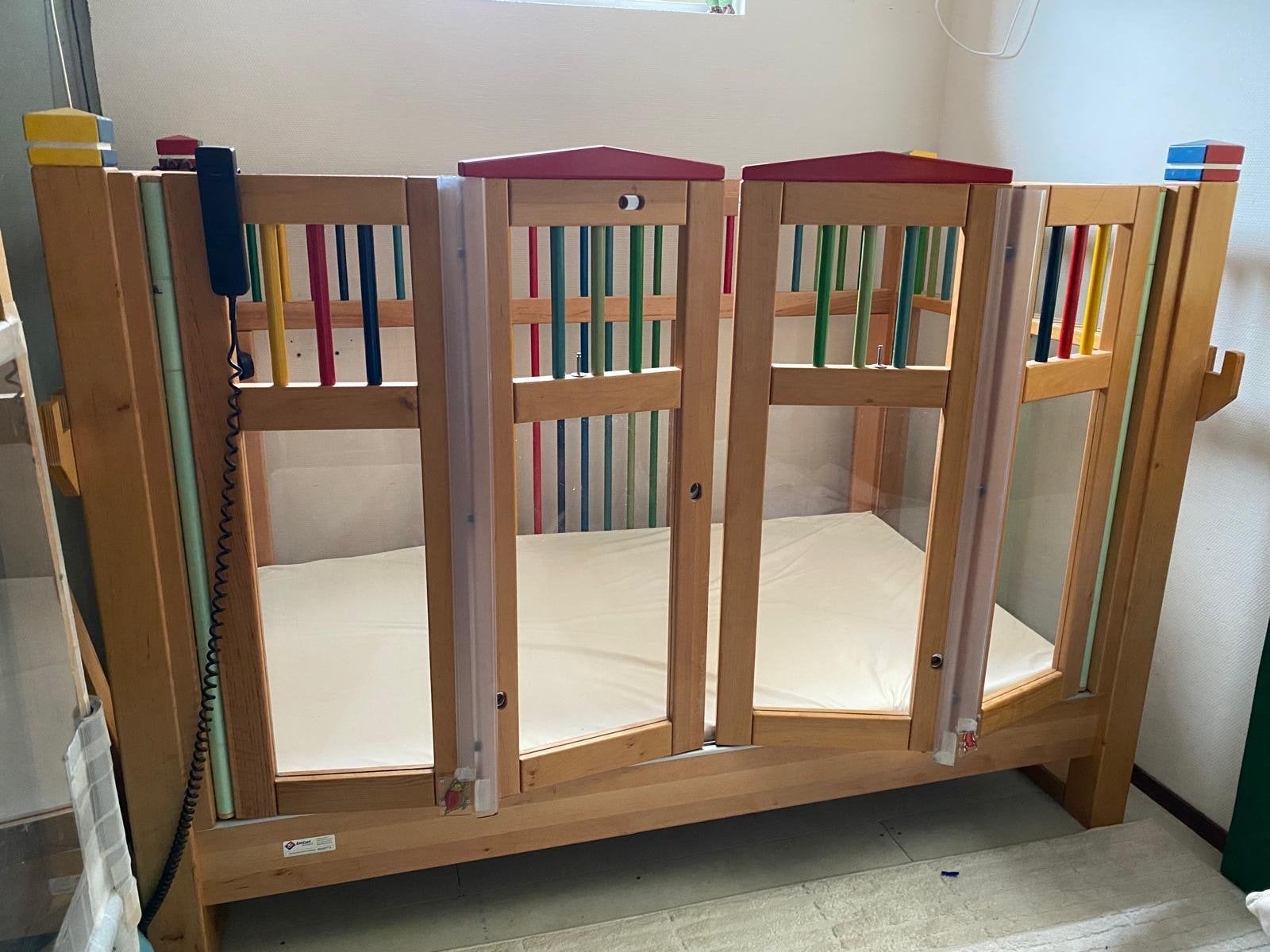 EmCart Kid-tech Kinderbed - Houten Ledikant met Spijlen, Huis en Inrichting, Ophalen, Gebruikt, 90 cm, Bedbox afsluitbaar