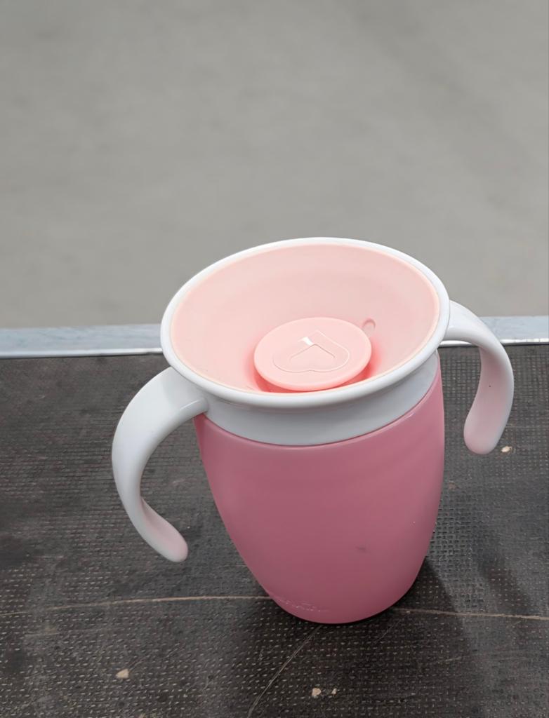 Munchkin 360drinkbeker, Ophalen of Verzenden, Zo goed als nieuw, Borstkolf