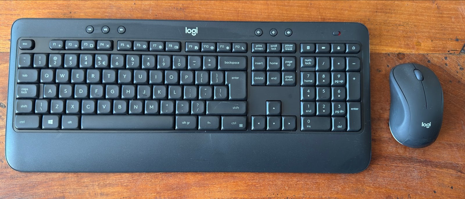 Logitech K540 Draadloos Toetsenbord en Muis Set, Gebruikt, Toetsenbord en muis-set, Ophalen of Verzenden, Draadloos