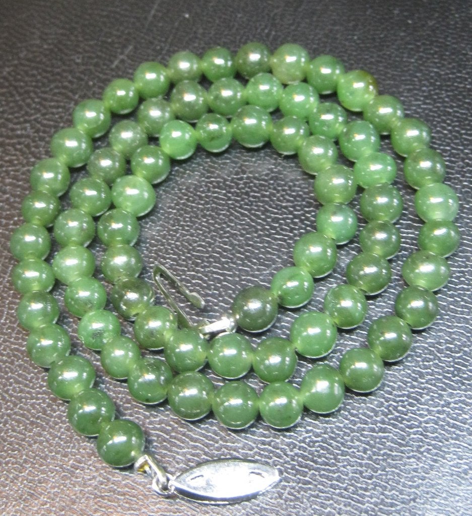 Vintage fijne jade halsketting zilver slot 42 cm, Sieraden, Tassen en Uiterlijk, Kettingen, Ophalen, Zo goed als nieuw, Met edelsteen
