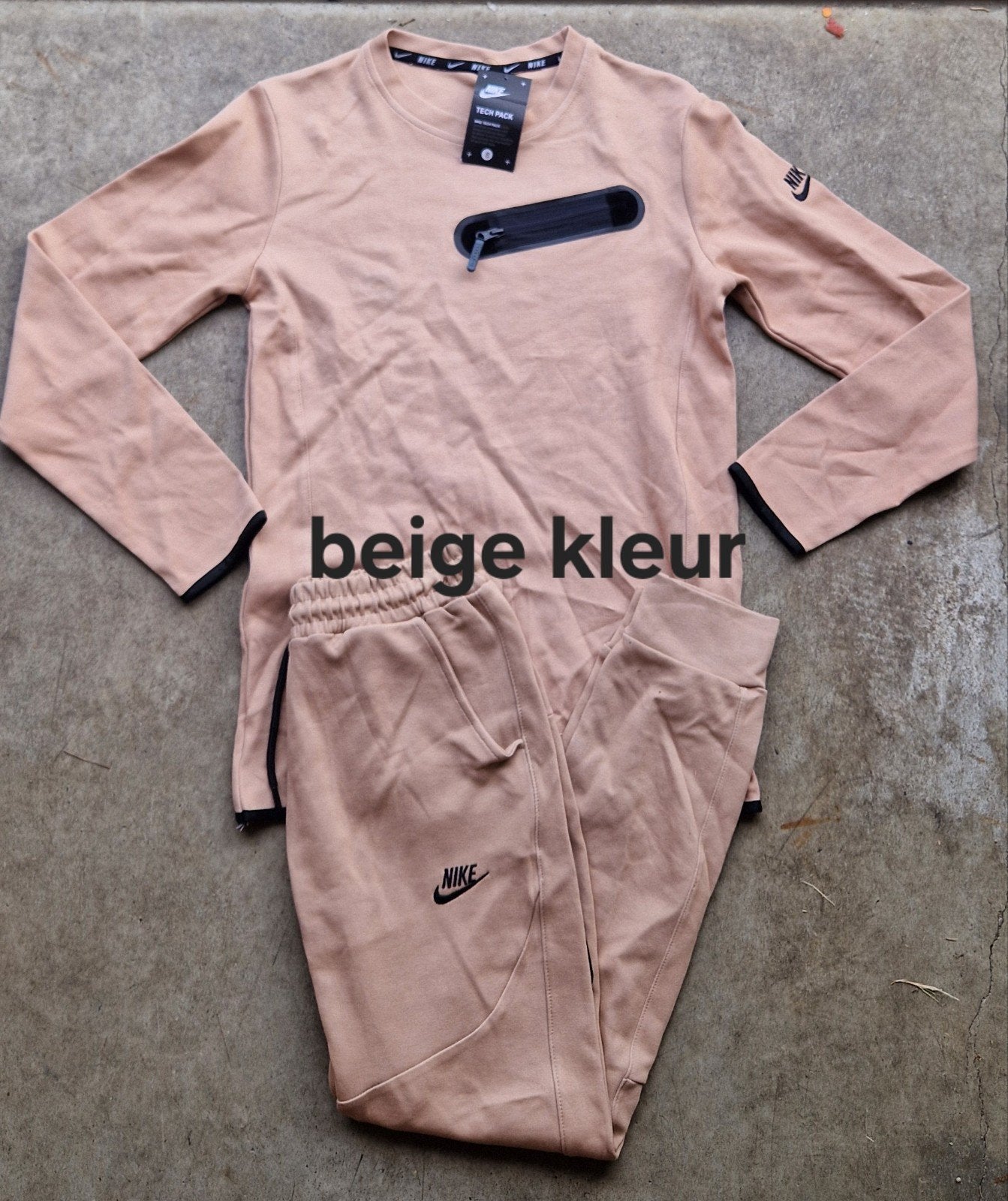mooi trainingspak S, Ophalen of Verzenden, Zo goed als nieuw, Beige, Algemeen
