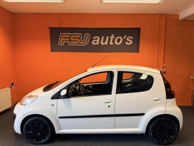 Peugeot 107 1.0 12V / 5 DEURS / SPORT-EDITION / LED / AIRCO!, Voorwielaandrijving, Euro 5, Stof, Gebruikt