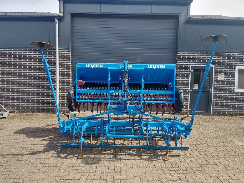 Lemken Quarz 7/300 met Lemken Eurodrill 300/29R Zaaibed-comb