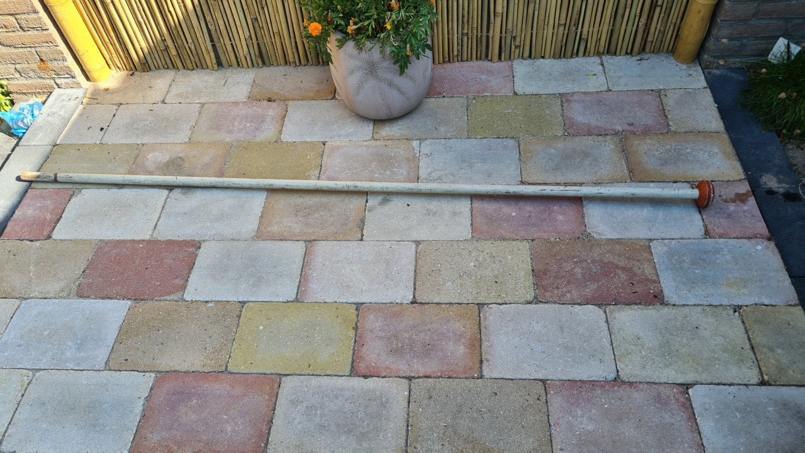 Vlaggenstok, Ophalen, Beton