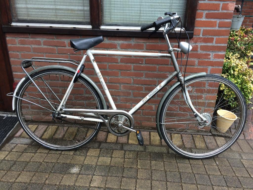 Heren fiets 28 inch merk Gazelle naaf versnelling met slot., Fietsen en Brommers, Fietsen | Heren | Herenfietsen, Ophalen, Gebruikt