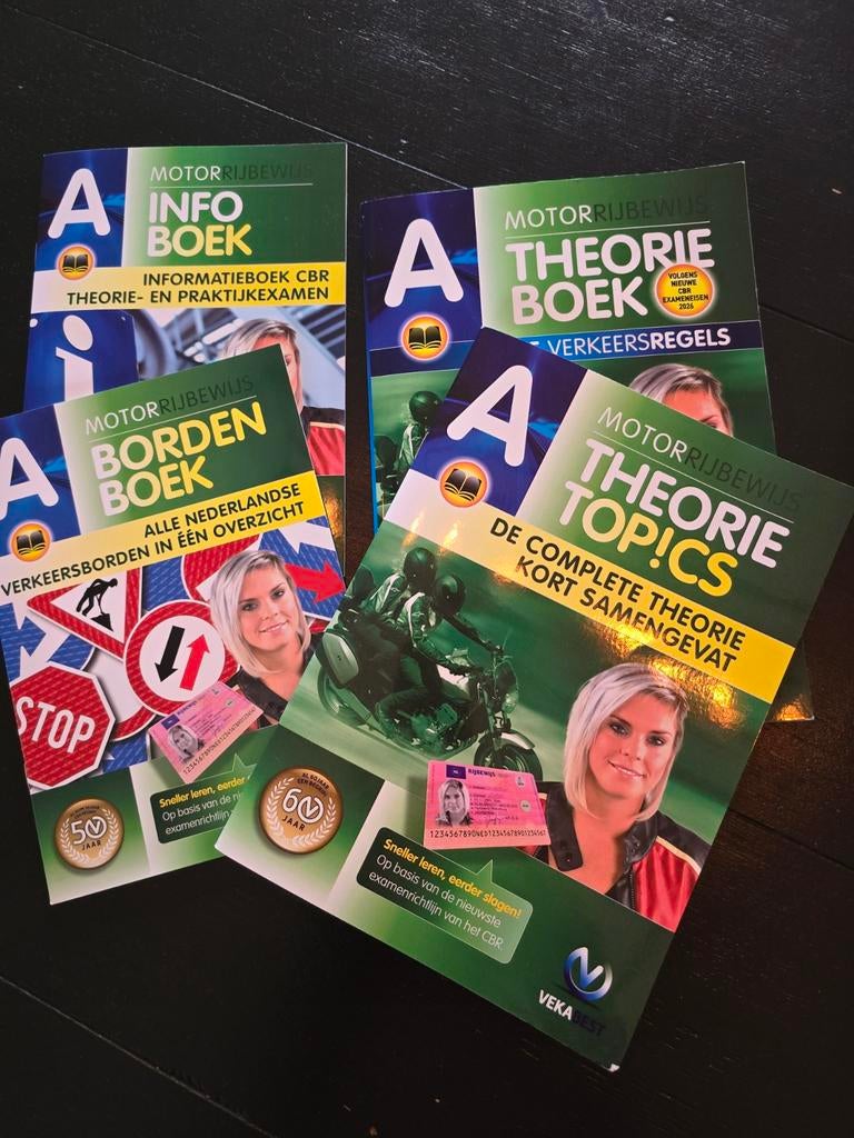 Motor Theorie Set CBR 2026 - VekaBest (Nieuwstaat), Boeken, Ophalen of Verzenden, Zo goed als nieuw, VekaBest, Algemeen