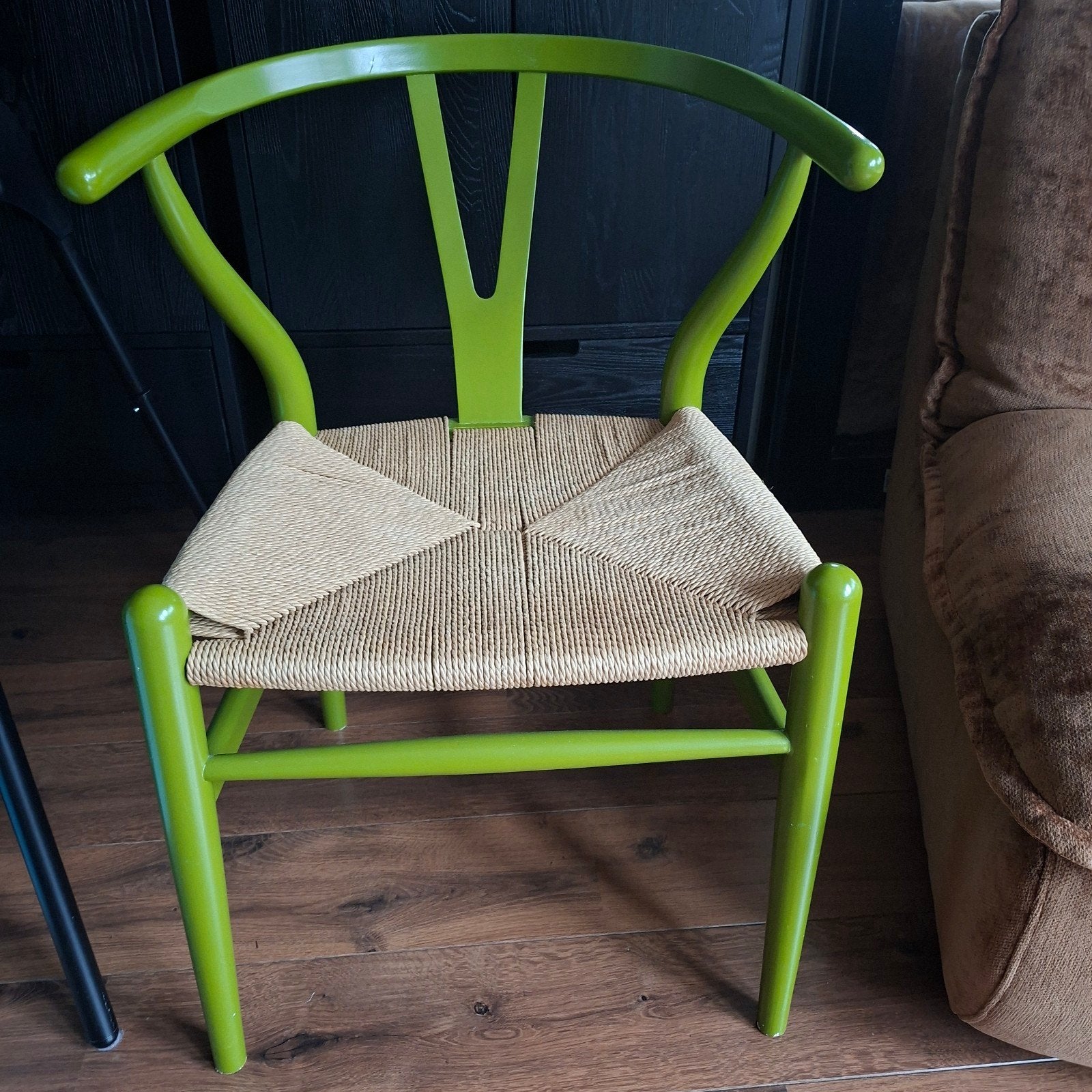 ReplicaWishbone CH24 Stoel - Olive Green (Carl Hansen & Søn), Ophalen