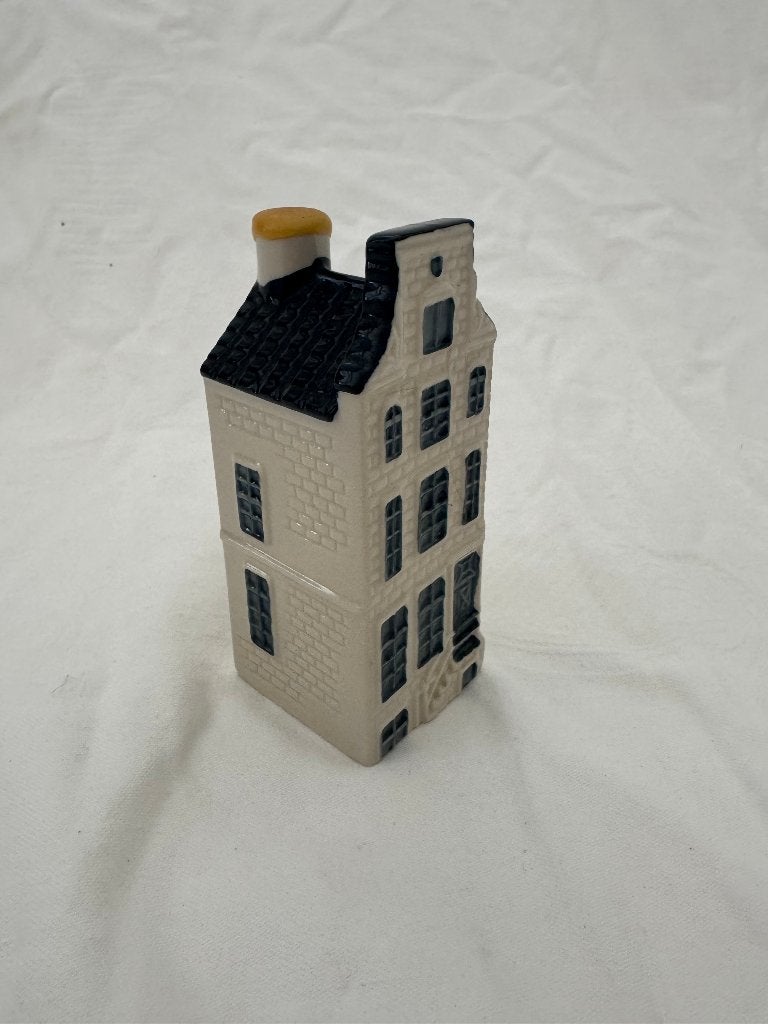 KLM huisje nr 68, Ophalen of Verzenden, Zo goed als nieuw, 61 t/m 80, Gevuld