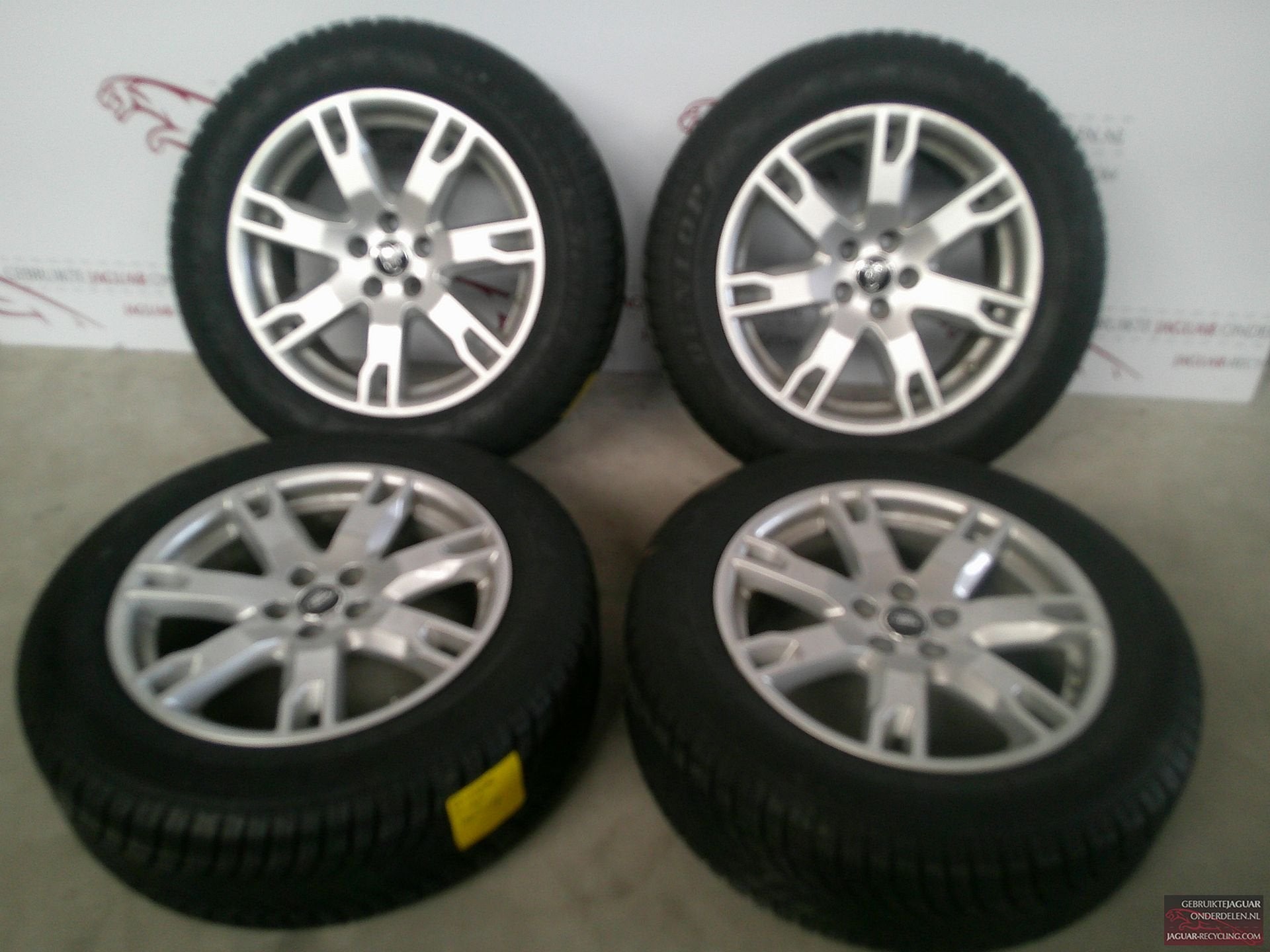 18″ Evoque velgen set met Dunlop winterbanden, Auto-onderdelen, Banden en Velgen, Gebruikt, Velg(en), -, -