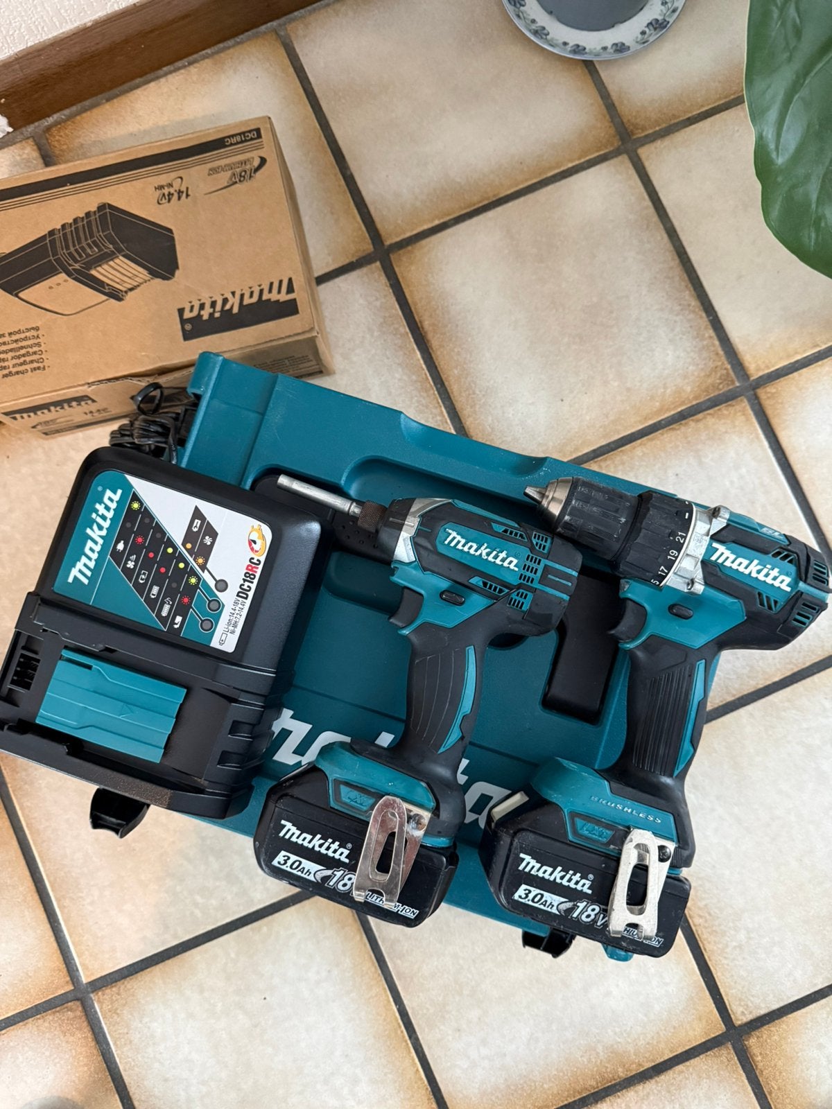Makita set in goed staat., Doe-het-zelf en Verbouw, Ophalen, Zo goed als nieuw, Boor- en Schroefmachine