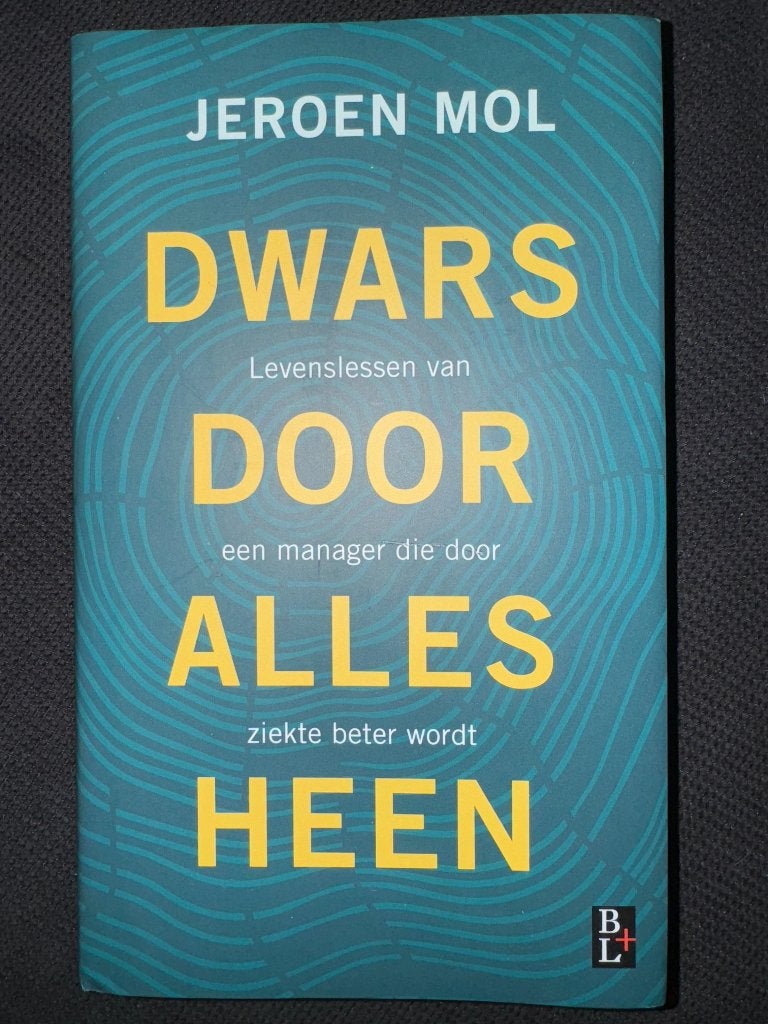 Dwars Door Alles Heen - Jeroen Mol (Boek), Nieuw, Ophalen of Verzenden, Overige onderwerpen, Jeroen Mol