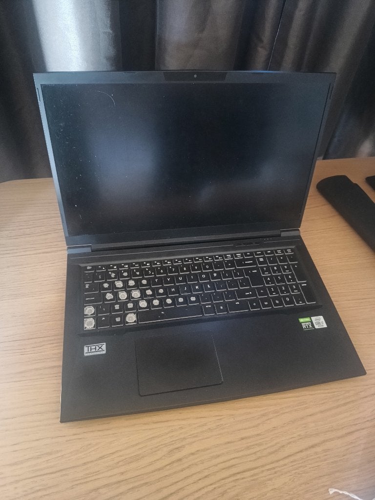 Laptop - i7-10750 - NnVidia RTX 3060 - No RAM, No SSD, Gebruikt, Met videokaart, Minder dan 4 GB, Qwerty