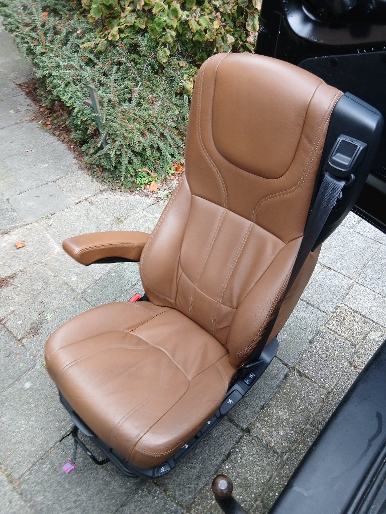 Daf Xf/cf stoelen set Cognacbruin leer, Auto-onderdelen, Ophalen of Verzenden, Gebruikt, DAF, Overige Auto-onderdelen