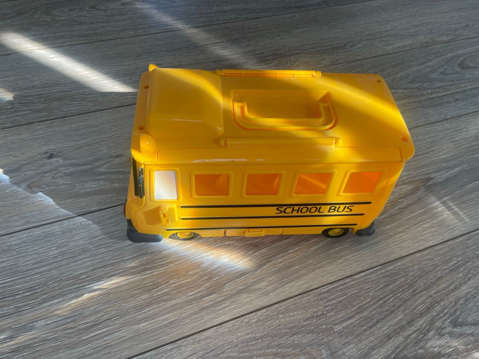 Gratis Robocar Poli Bus - Gele Schoolbus Speelgoed, Ophalen, Gebruikt