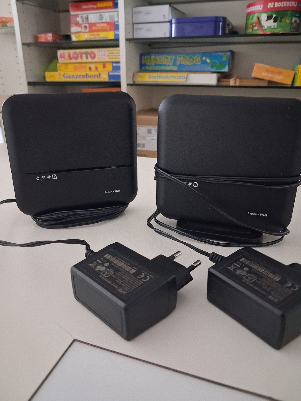 KPN Experia WiFi versterker (2 stuks) met adapters, Ophalen of Verzenden, Gebruikt, Arcadyan