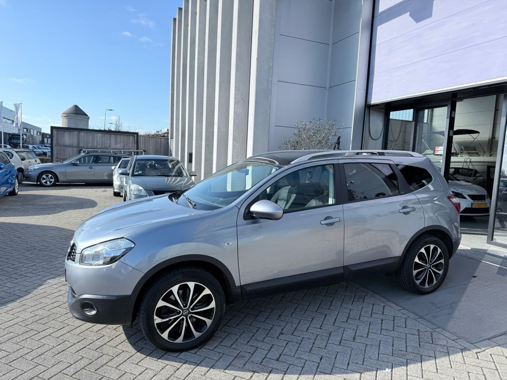 Nissan Qashqai +2 2.0 Connect Edition 4WD 7P! INRUIL MOGELIJ, Auto's, Gebruikt, Zwart, 4 cilinders, 7 stoelen