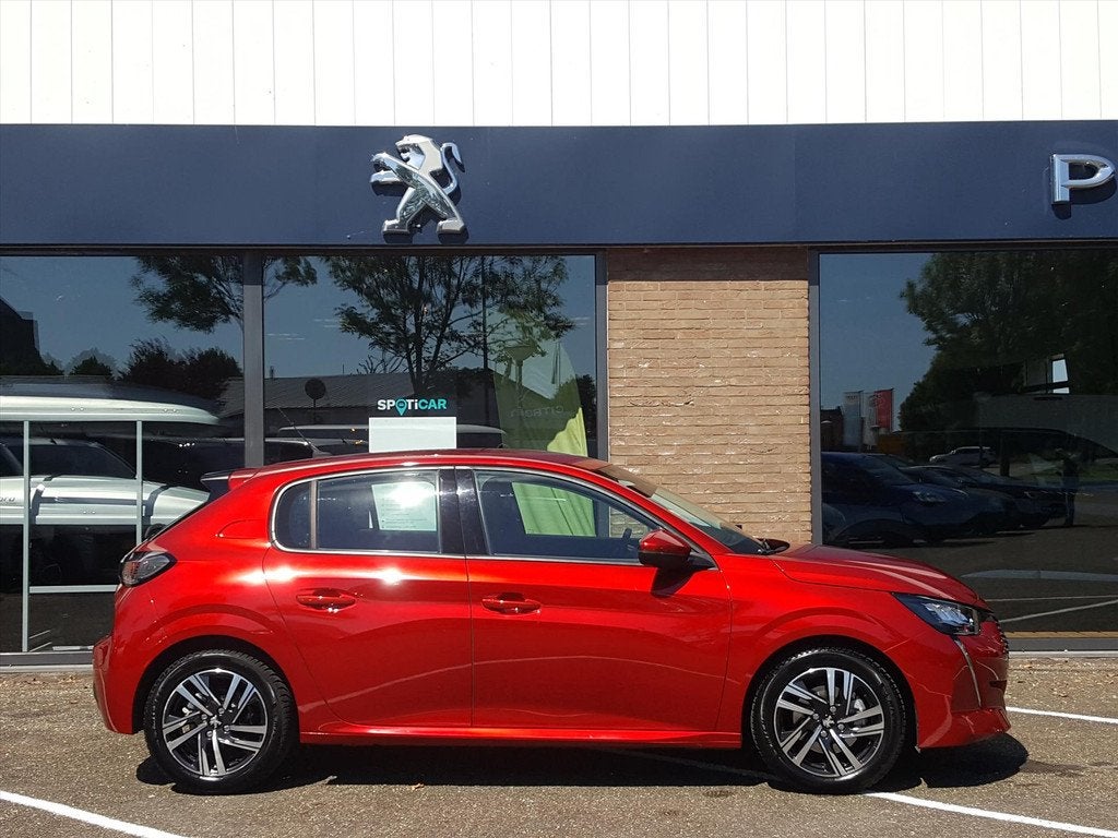 PEUGEOT 208 1.2 PureTech 100pk Allure Navigatie | 3D-cockpit, Voorwielaandrijving, 12 maanden, 101 pk, Gebruikt