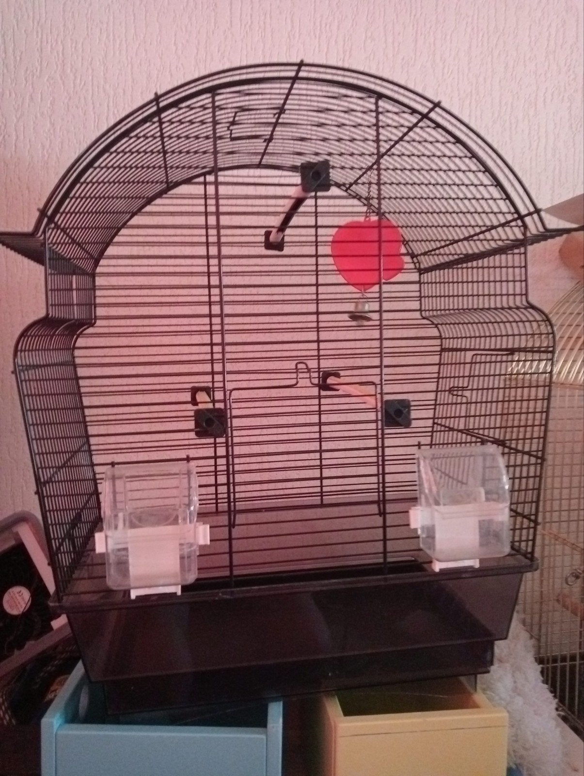 Een mooi kooi voor een kanarie of putter IS Z G A N, Dieren en Toebehoren, Ophalen, Zo goed als nieuw, Metaal, Vogelkooi