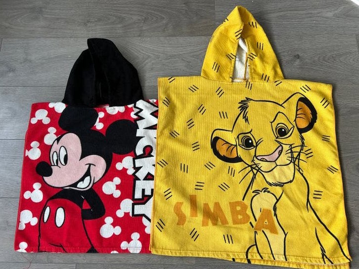 Set van 2 Disney Poncho's: Simba en Mickey Mouse, Ophalen, Gebruikt, Jongetje of Meisje
