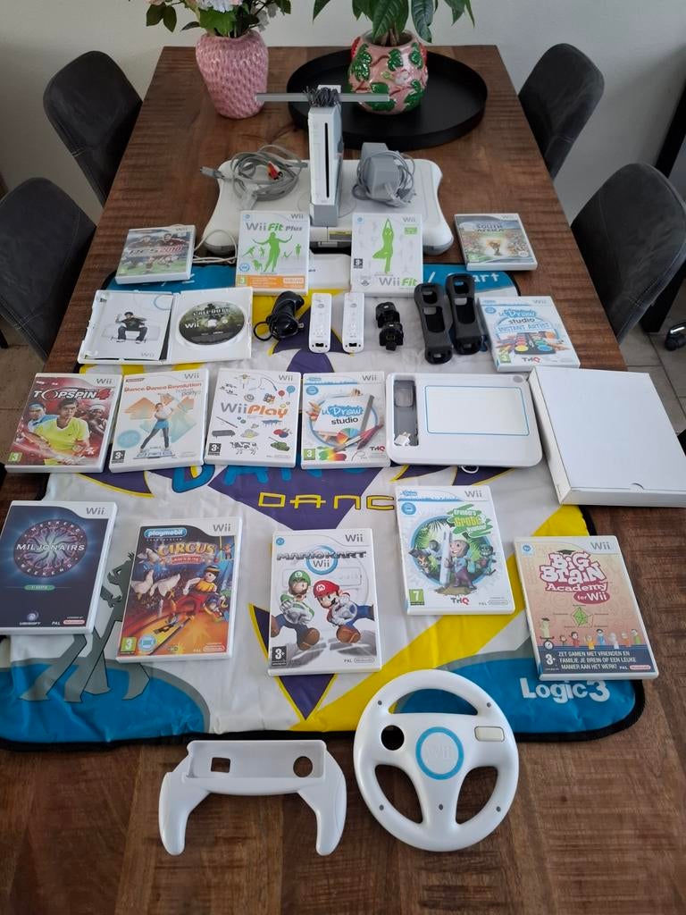 Mega grote Nintendo wii familie set met 15 games., Ophalen of Verzenden, Zo goed als nieuw, Met 2 controllers