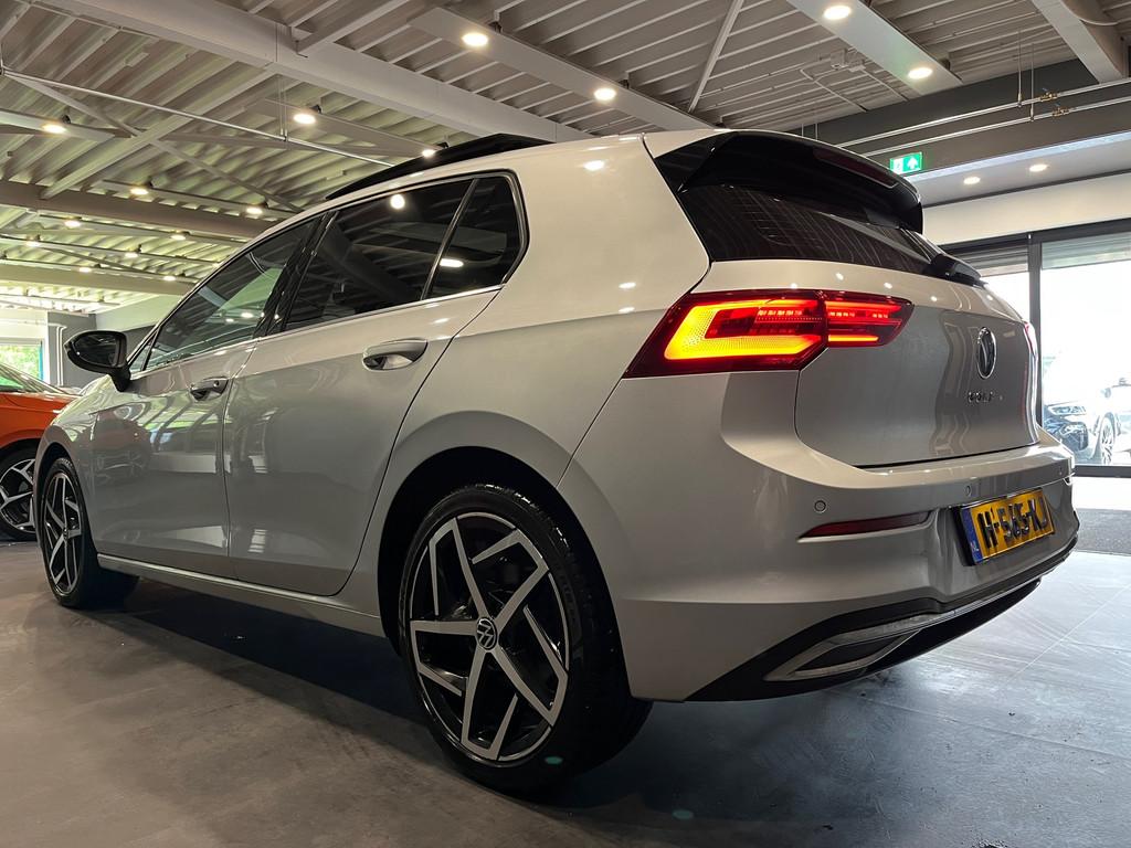 Volkswagen Golf 1.5 eTSI Style DSG AUTOMAAT NAP PANO, 150 pk, Origineel Nederlands, Bedrijf, 690 kg