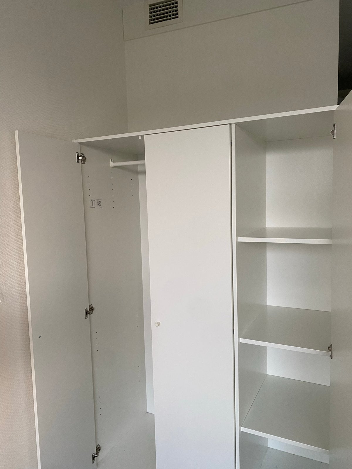 IKEA KLEPPSTAD Kledingkast - 117x176 cm, Overige materialen, 100 tot 150 cm, Ophalen of Verzenden, Zo goed als nieuw