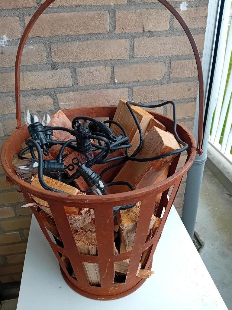 Te koop: een leuke vuurkorf met hout en flamelampjes, Ophalen, Zo goed als nieuw, Vuurkorf