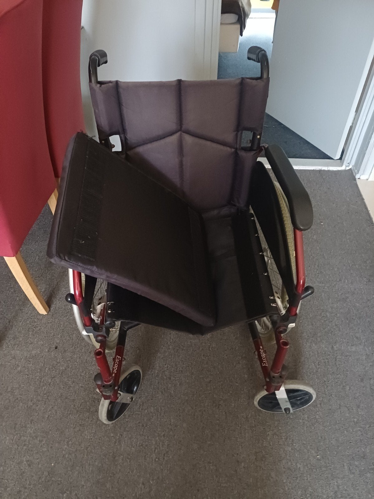 Rolstoelen, Diversen, Rolstoelen, Ophalen of Verzenden, Inklapbaar, Zo goed als nieuw, Duwrolstoel