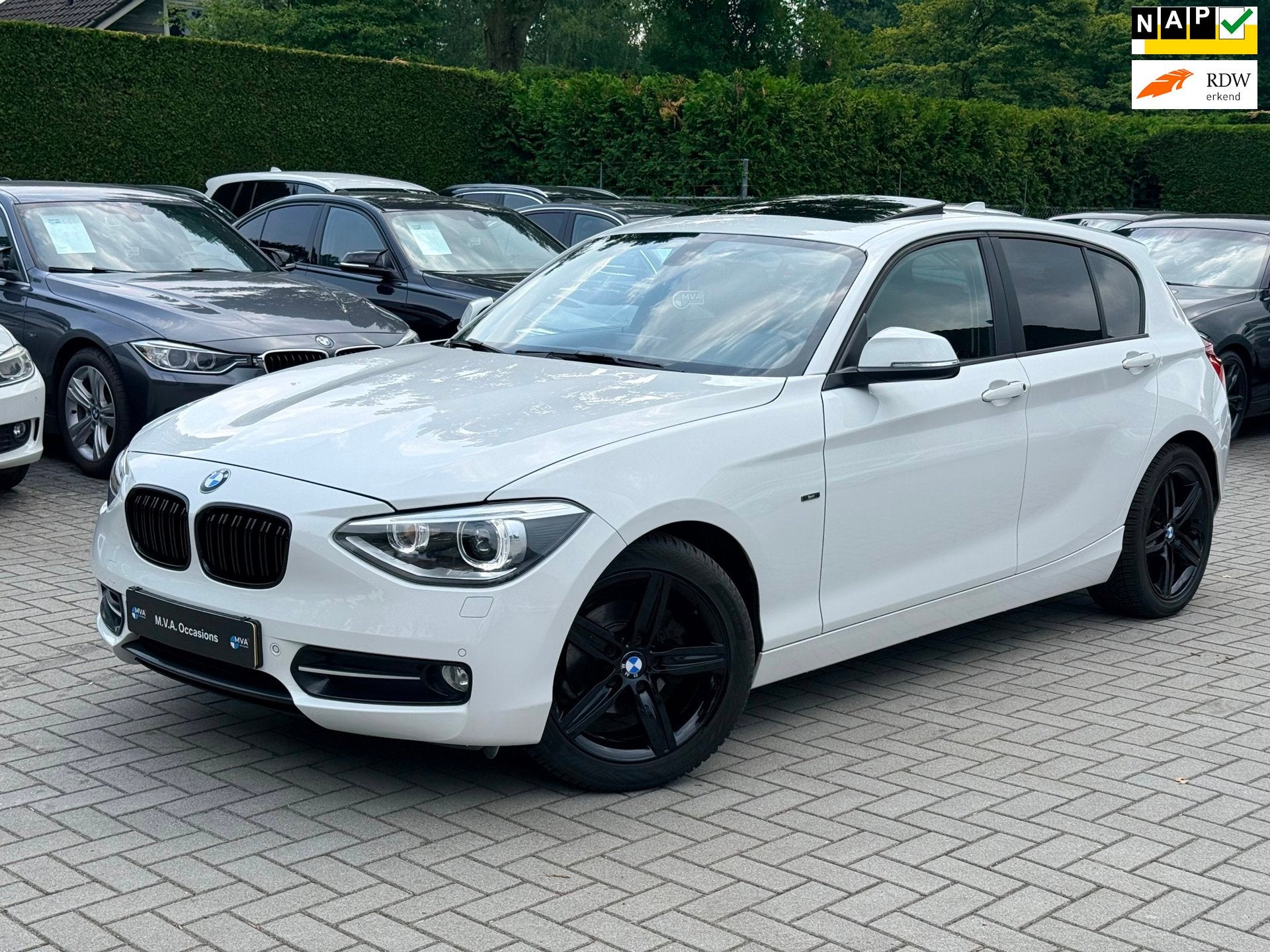 BMW 1-serie 116i EDE High Executive Sport|Nieuwe Ketting + K, Auto's, 1-Serie, Gebruikt, 4 cilinders, Wit