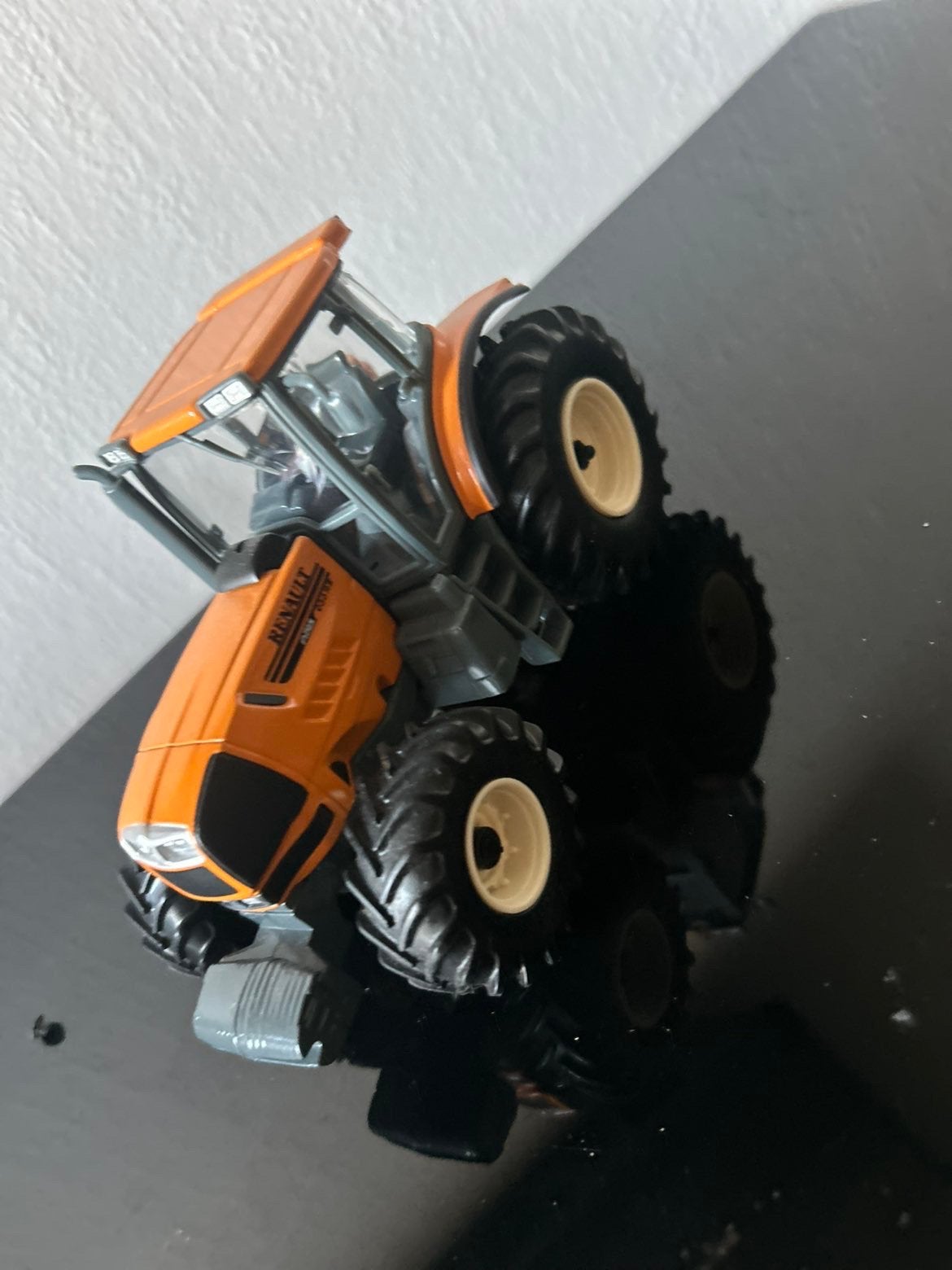 Universal Hobbies Renault Atles 936 RZ 1:32, Ophalen of Verzenden, Zo goed als nieuw, Auto, Overige merken